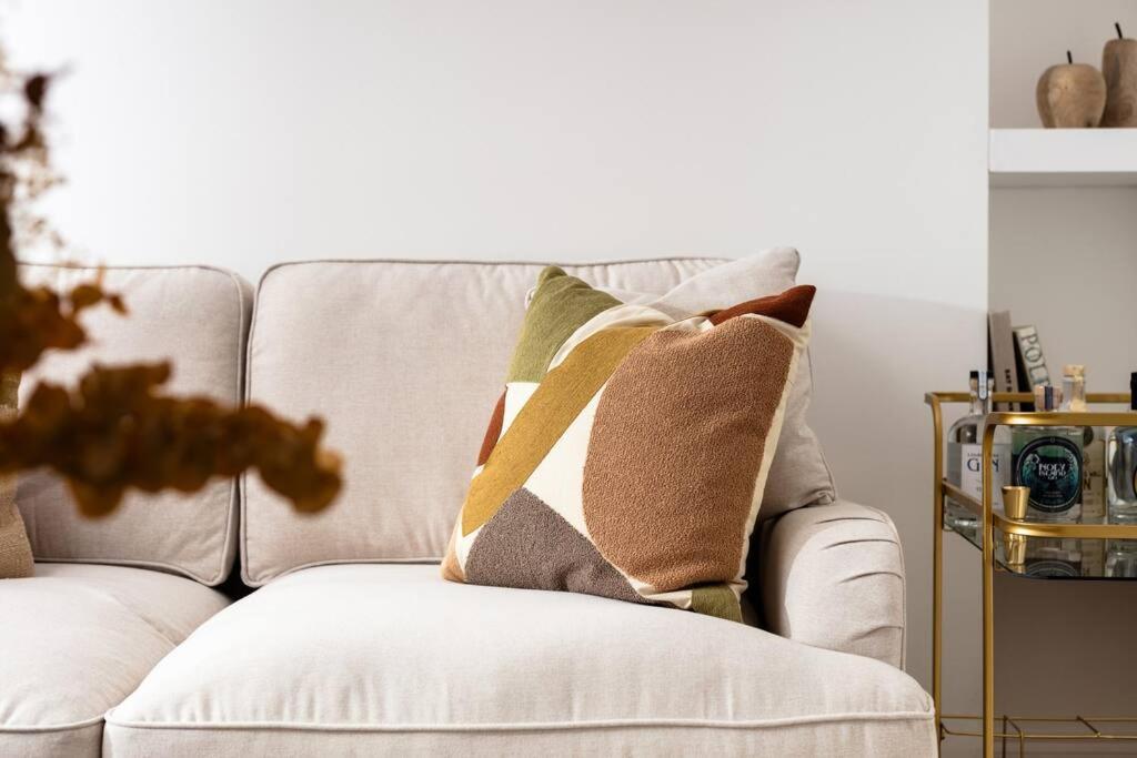 Luxe Design - Chic Cottage - Heart Of 로드버리 외부 사진